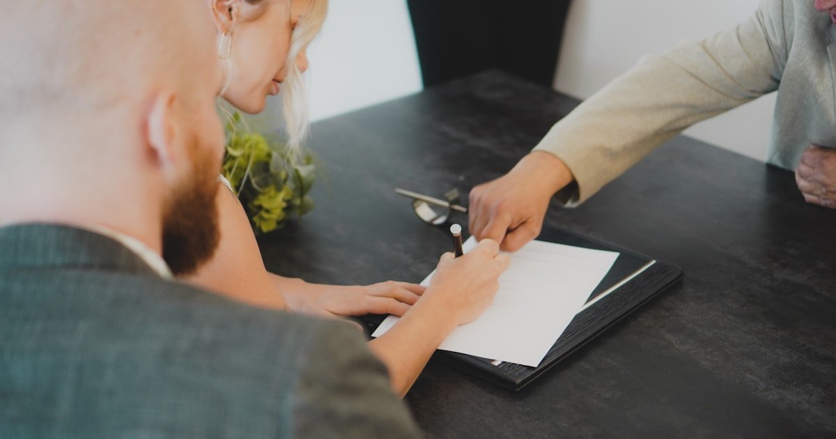 Photo representing a student loan cosigning agreement